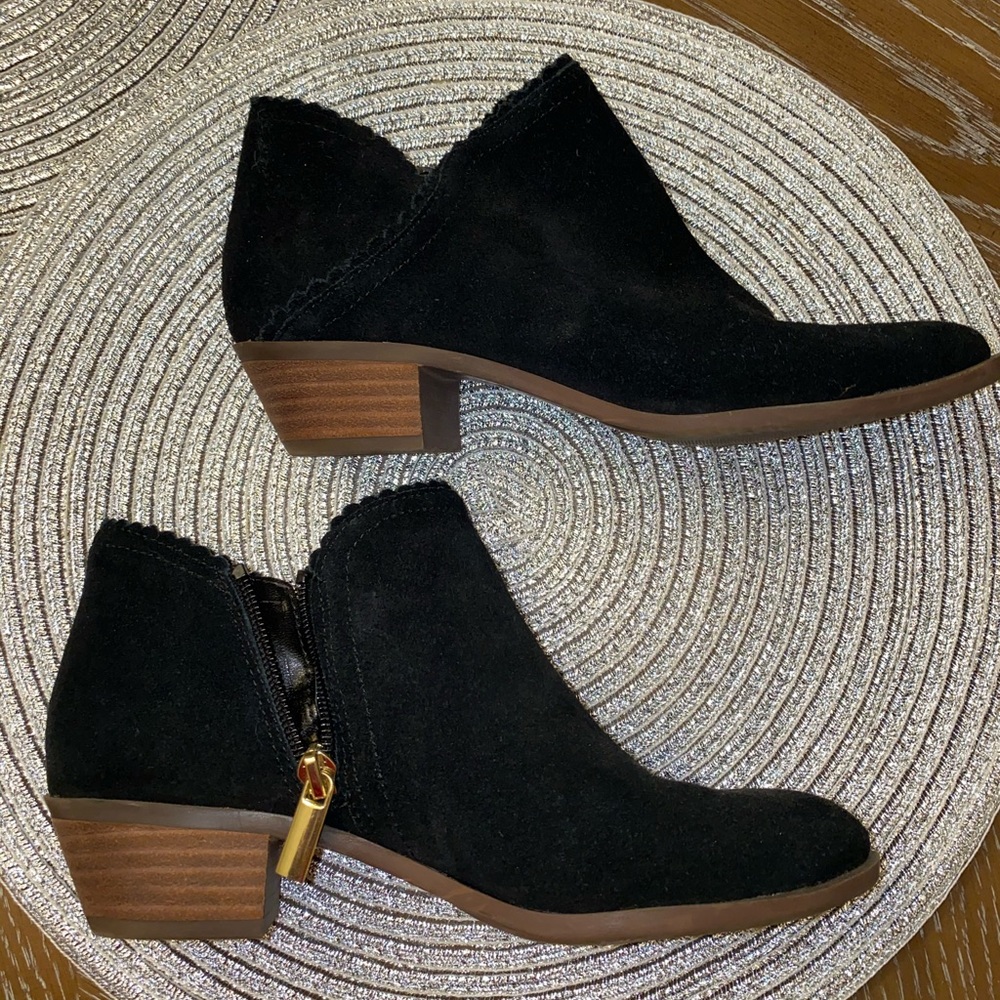 Crown & Ivy Booties